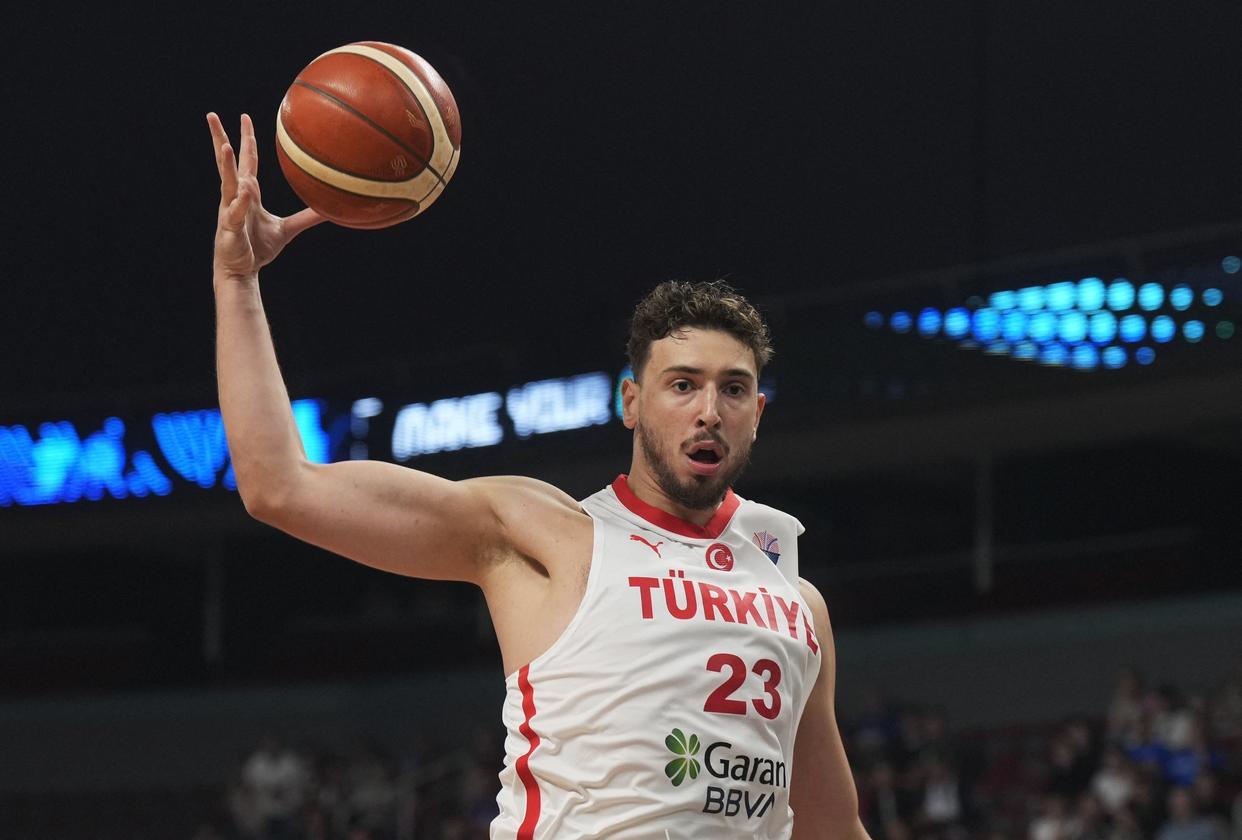 火箭高塔21+8+5!三分3中2太准,乌度卡受启发?投射型双塔或出炉